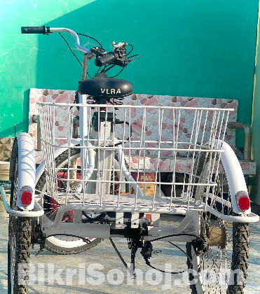 কাতার থেকে ইম্পোর্ট করা শপিং এর থ্রী হুইলার